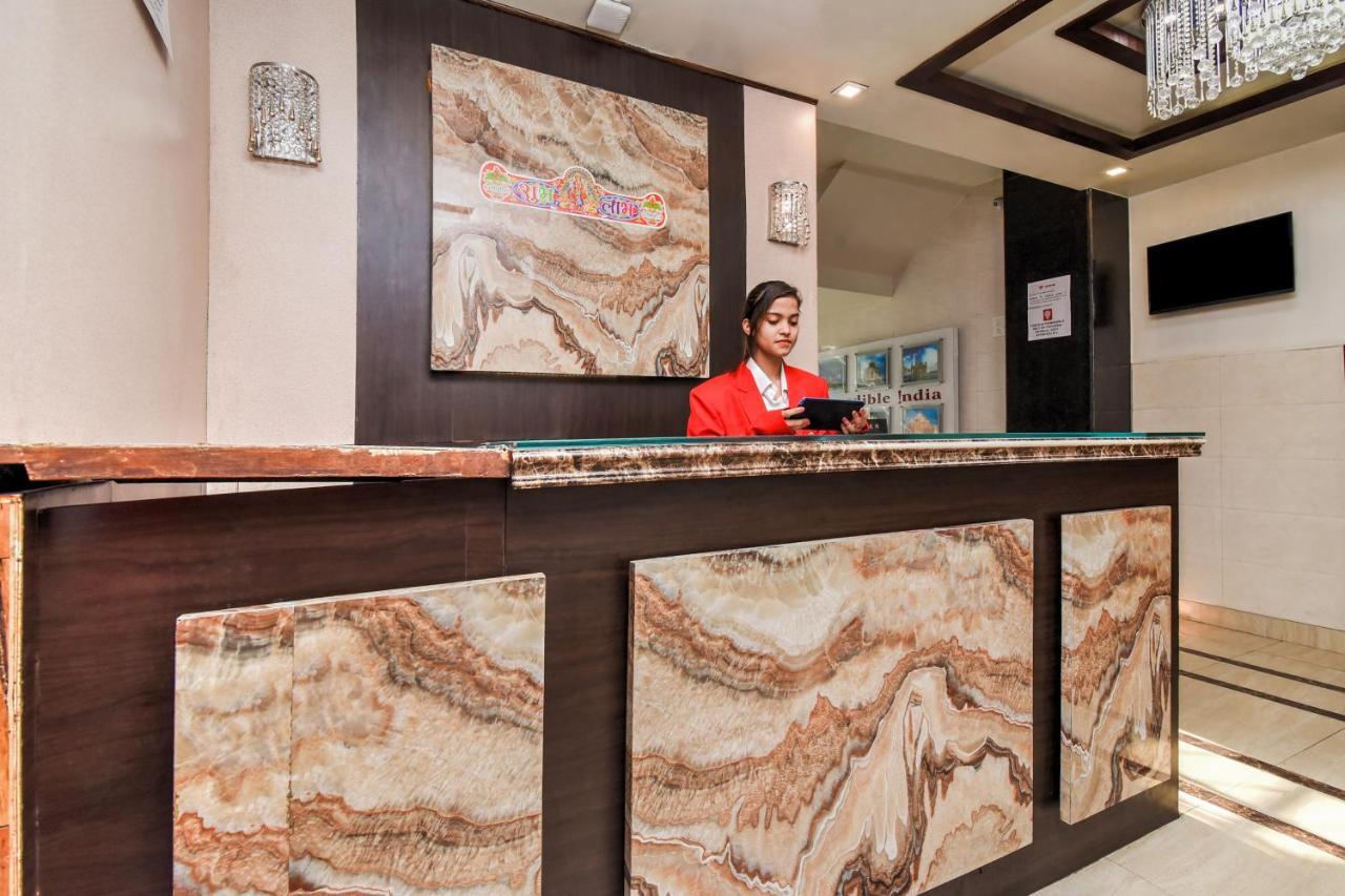 Collection O 76248 Hotel D Crown Nuova Delhi Esterno foto