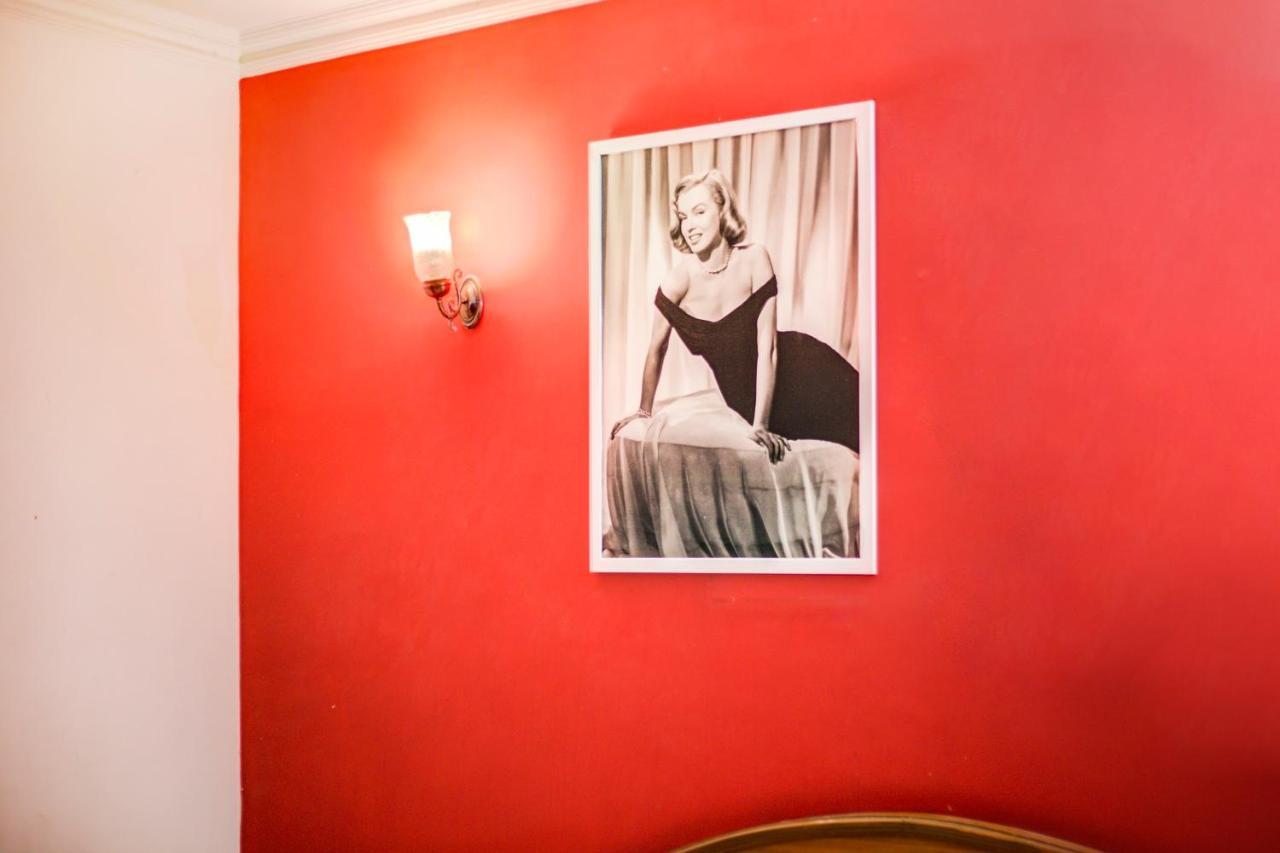 Collection O 76248 Hotel D Crown Nuova Delhi Esterno foto