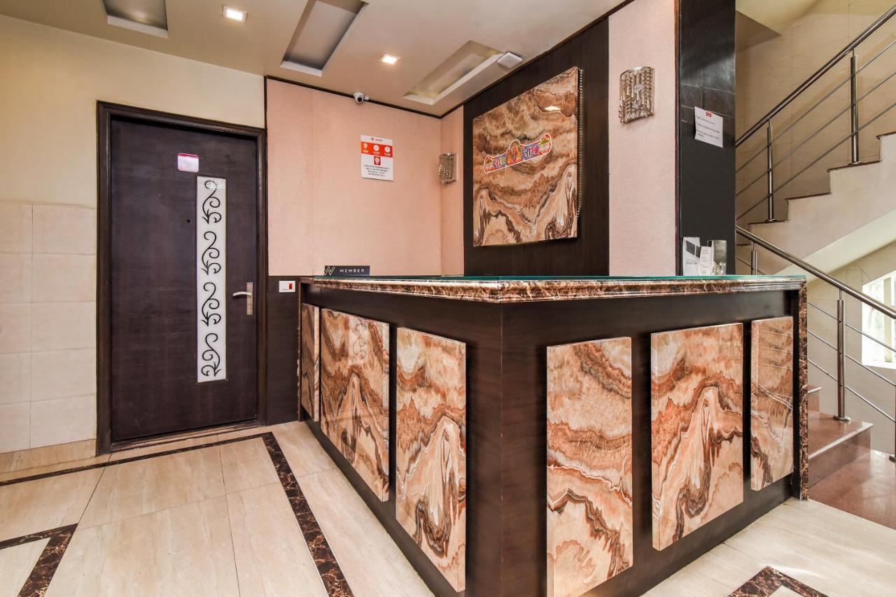 Collection O 76248 Hotel D Crown Nuova Delhi Esterno foto