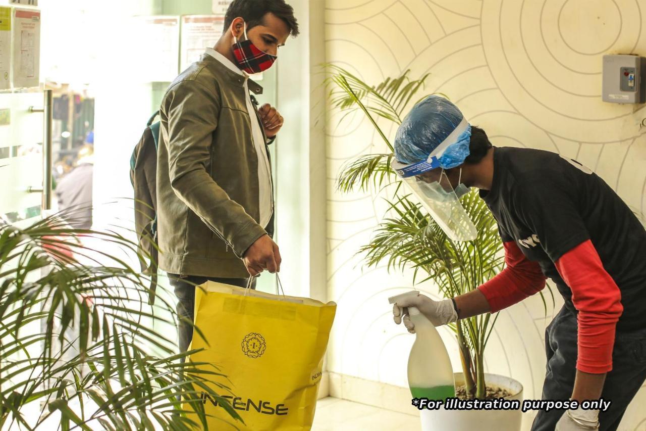 Collection O 76248 Hotel D Crown Nuova Delhi Esterno foto